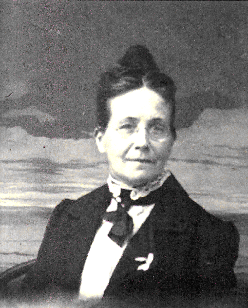 A black and white portrait photo of an elderly woman in 1904